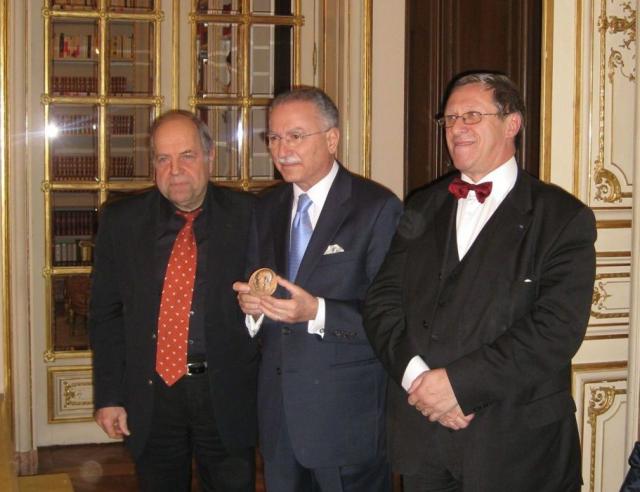 Prof. İhsanoğlu honoured by the Koyré Medal